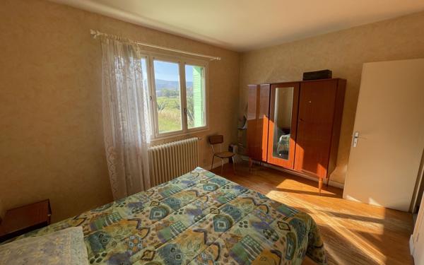 Maison à vendre    5 pièces •  Marches