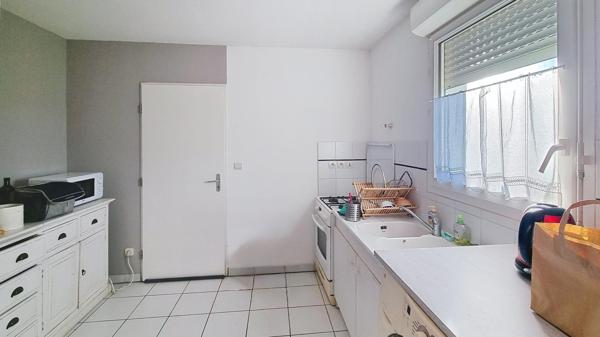 SURGERES - MAISON 3 CHAMBRES - GARAGE - JARDIN