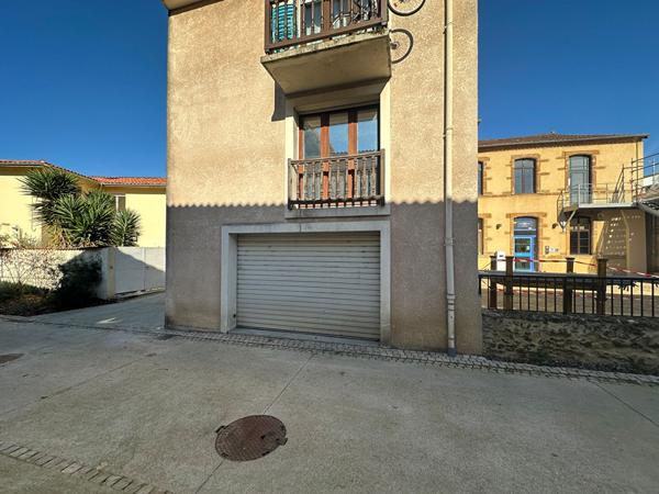 A louer Local commercial ou professionnel ou bureaux hyper centre Mont De Marsan garage