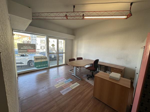 A louer Local commercial ou professionnel ou bureaux hyper centre Mont De Marsan garage