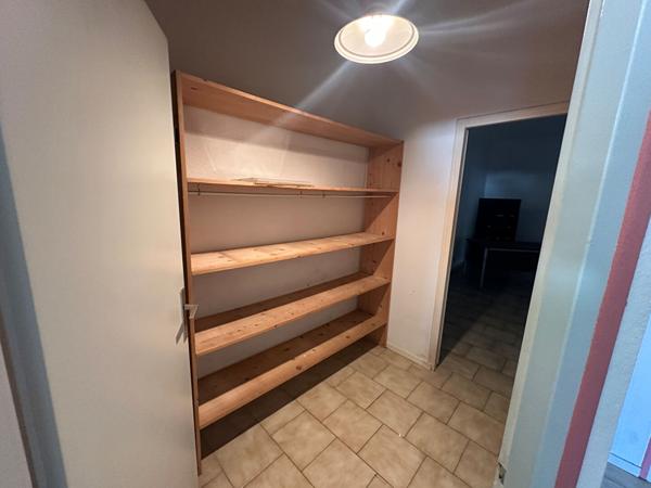 A louer Local commercial ou professionnel ou bureaux hyper centre Mont De Marsan garage