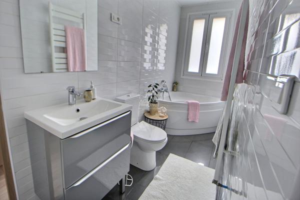 Maison Vaux Sur Seine 5 pièce(s) 80 m2 €349 000 ** - Référence 1084