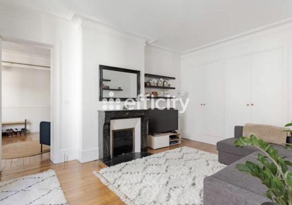 Appartement
         2 pièces
        - 53 m² 510 000 € *