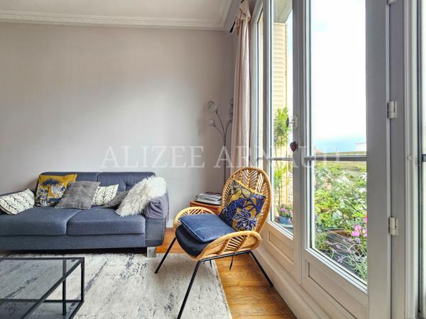 Appartement
         2 pièces
        - 45 m² Exclusivité 289 000 € *