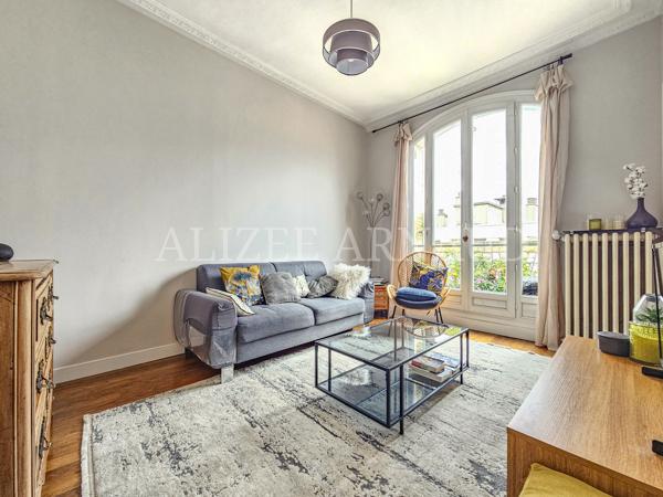 Appartement
         2 pièces
        - 45 m² Exclusivité 289 000 € *