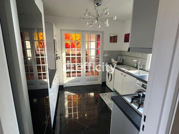 Appartement
         4 pièces
        - 89 m² 317 000 € *