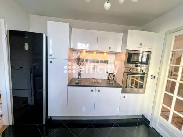 Appartement
         4 pièces
        - 89 m² 317 000 € *