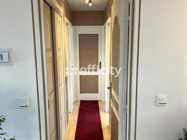 Appartement
         4 pièces
        - 89 m² 317 000 € *