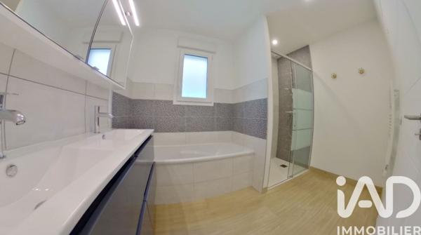 Maison à vendre 6 pièces 137 m² Louverné