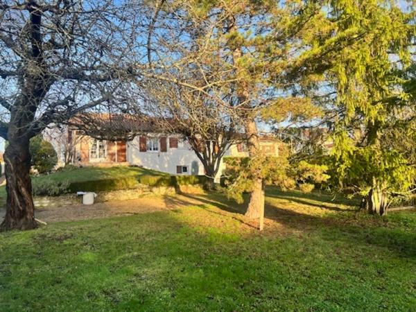 Maison sur sous sol 4 chambres -1500m² de terrain