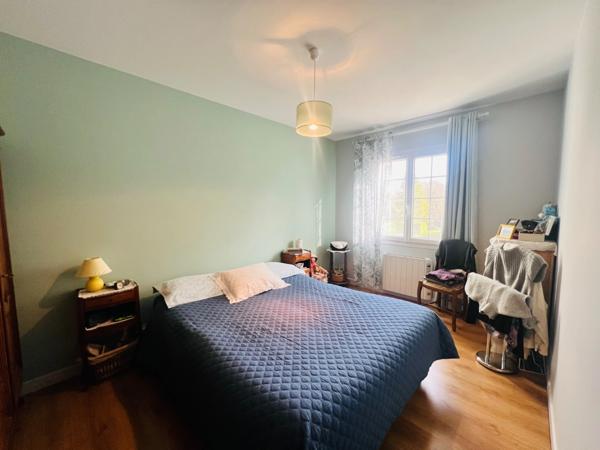 Maison sur sous sol 4 chambres -1500m² de terrain