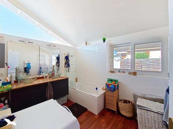 Maison 320 000 € Créon 6 p 113 m² DPE B