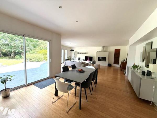 AVRILLE PARC DE LA HAYE MAISON D'ARCHITECTE EN PARFAIT ETAT