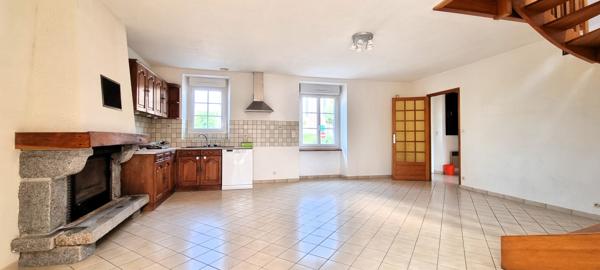 Treffendel (35380) Longère de type 5 pièces en centre-bourg