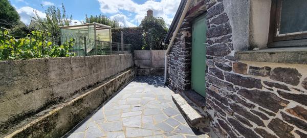 Treffendel (35380) Longère de type 5 pièces en centre-bourg