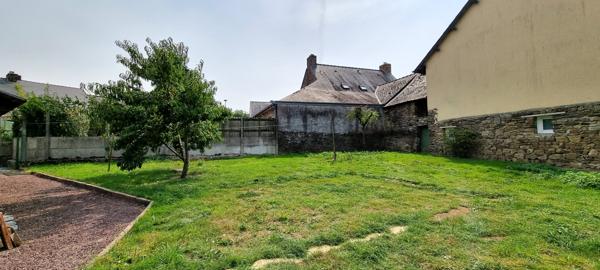Treffendel (35380) Longère de type 5 pièces en centre-bourg