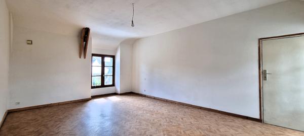 Treffendel (35380) Longère de type 5 pièces en centre-bourg