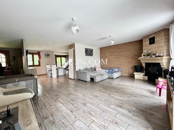 Magnifique plain pied de 100 m² en retrait de route, 3 chambres, garage, jardin..... Courcelles-lès-Lens (62970)