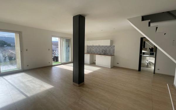 Maison à vendre    6 pièces •  Aubagne