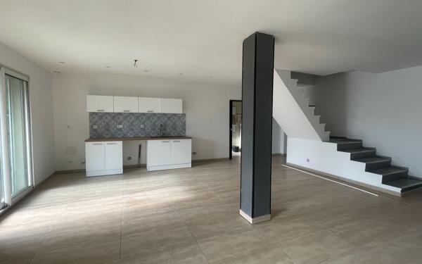 Maison à vendre    6 pièces •  Aubagne