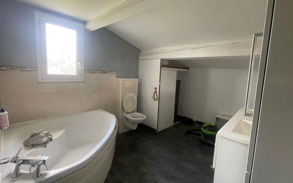 Maison à vendre    6 pièces •  Aubagne