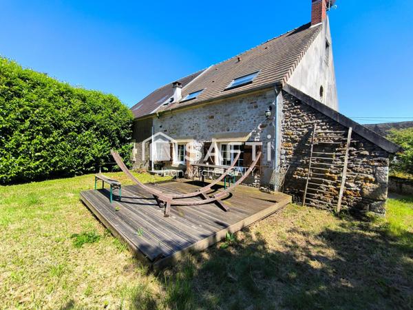 Chateauneuf Val de Bargis, maison en pierre avec 3 chambres et un beau terrain.