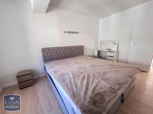 Appartement à louer 3 pièces 84.13m² Carcassonne (11000)