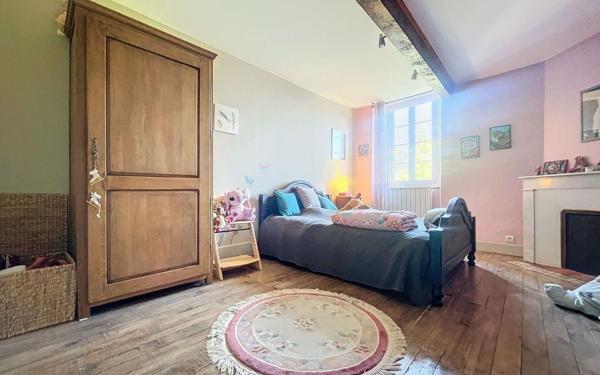 Maison à vendre    7 pièces •  Huos