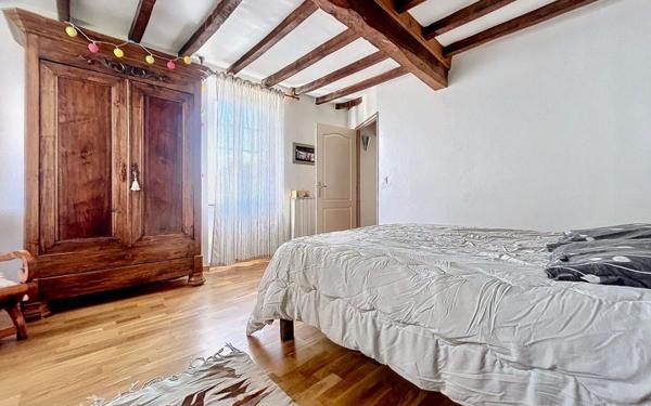 Maison à vendre    7 pièces •  Huos