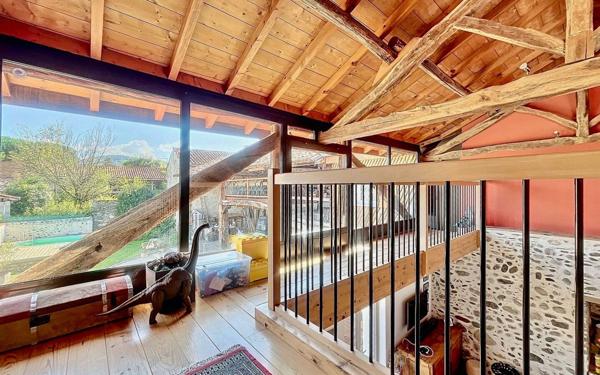 Maison à vendre    7 pièces •  Huos