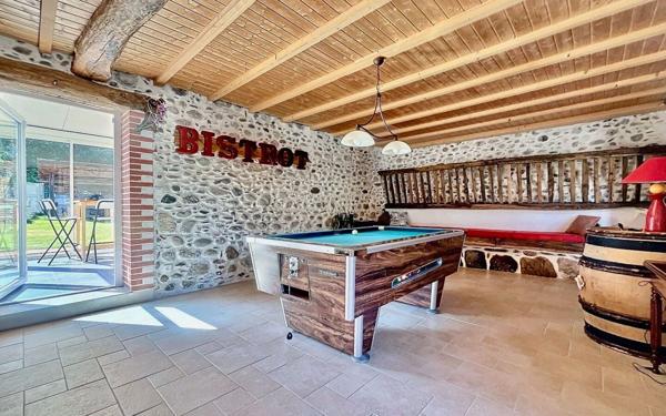 Maison à vendre    7 pièces •  Huos