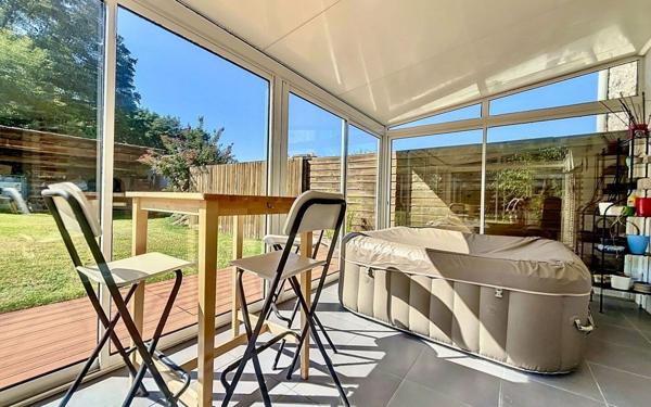 Maison à vendre    7 pièces •  Huos