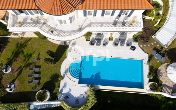 Maison à vendre    5 pièces • 299,37 m2 Mandelieu-la-Napoule