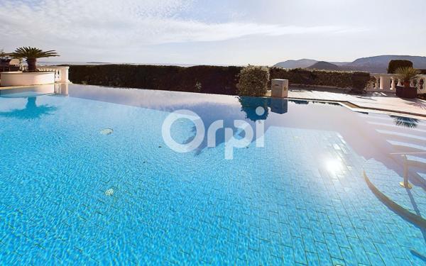 Maison à vendre    5 pièces • 299,37 m2 Mandelieu-la-Napoule