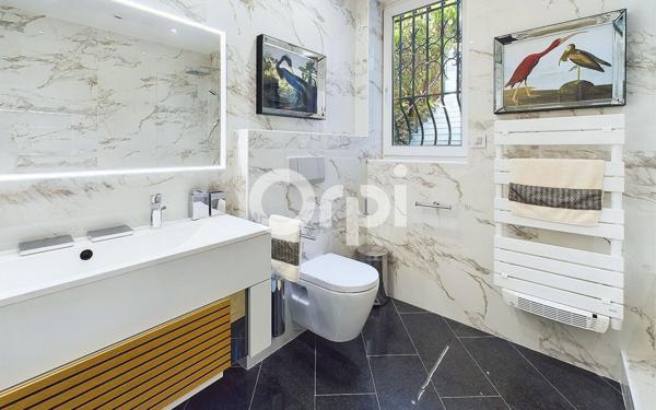 Maison à vendre    5 pièces • 299,37 m2 Mandelieu-la-Napoule