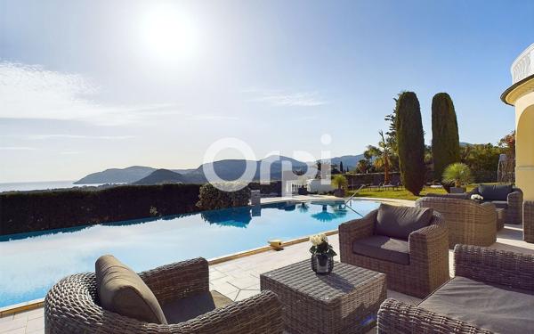 Maison à vendre    5 pièces • 299,37 m2 Mandelieu-la-Napoule