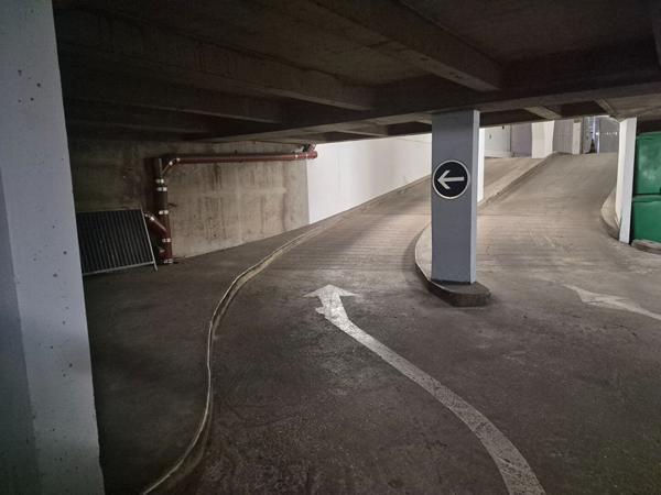 Place de parking - Idéale pour INVESTISSEMENT LOCATIF - 2 min du métro Colonel Fabien