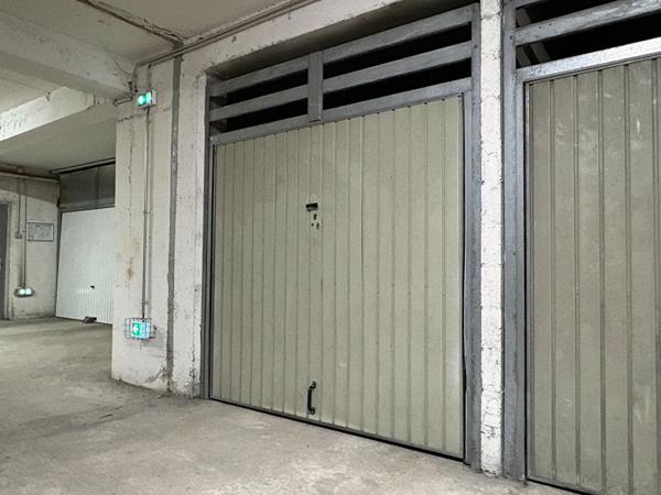 RENNES - HYPER CENTRE Garage fermé à louer