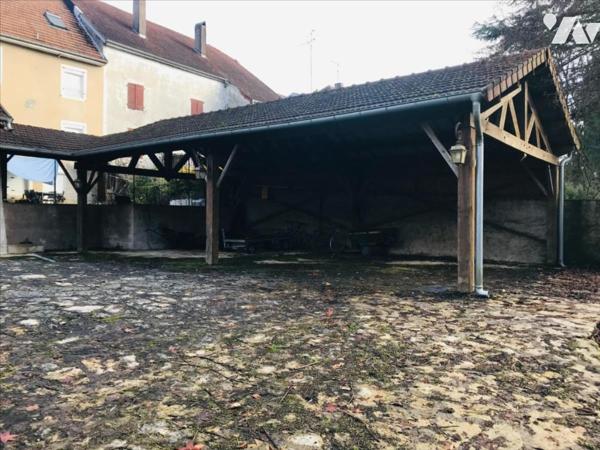 RIOZ Village avec toutes les commodités