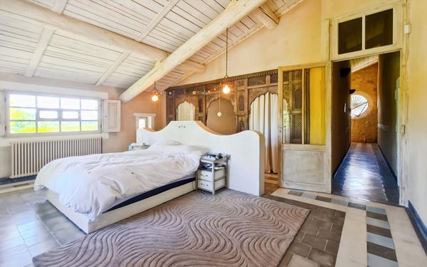 Maison à vendre    7 pièces • 310 m2 Pujaut