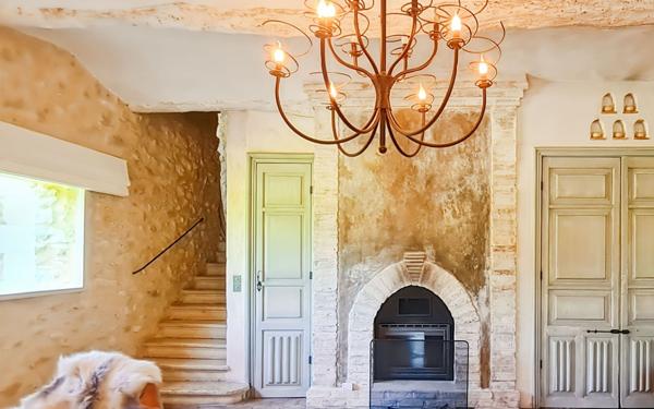 Maison à vendre    7 pièces • 310 m2 Pujaut