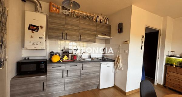 Location Appartement 2 pièces 35.1 m² - Le Monastère 12000