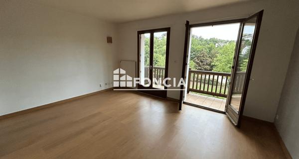 Location Appartement 2 pièces 35.1 m² - Le Monastère 12000