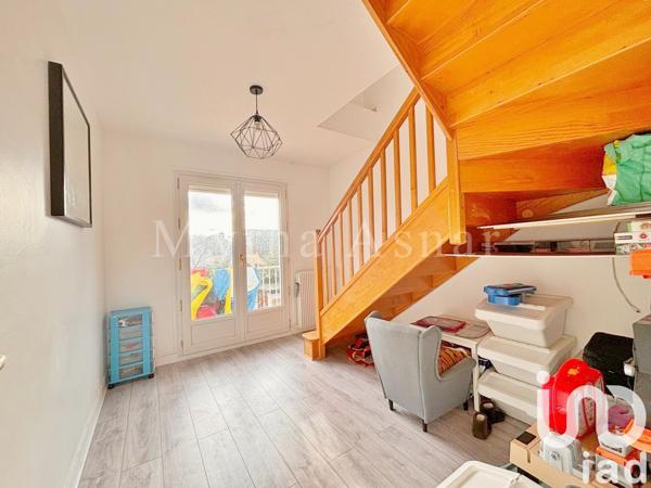 Maison traditionnelle 9 pièces de 164 m² à Savigny-sur-Orge (91600)