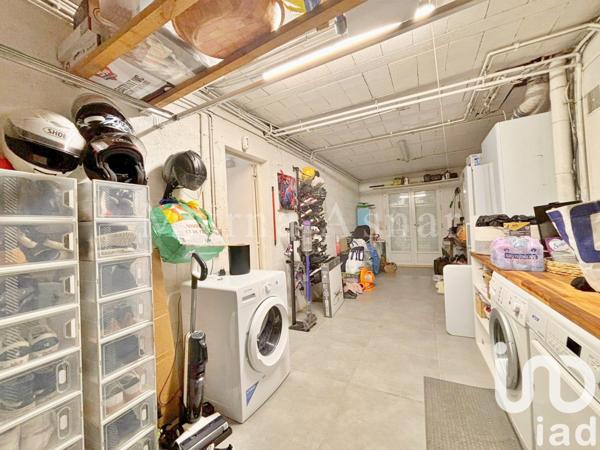 Maison traditionnelle 9 pièces de 164 m² à Savigny-sur-Orge (91600)