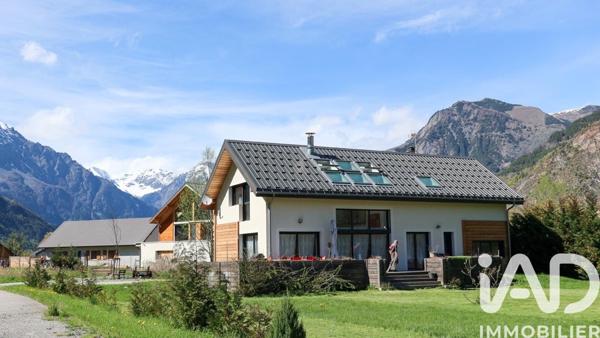 Maison à vendre 5 pièces 137 m² Le Bourg-d'Oisans