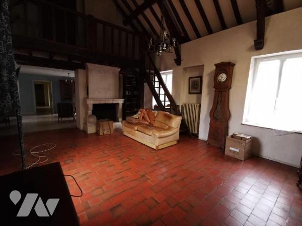 Maison rurale sur 151 m2 habitable + 45m² de potentiel 
au RDC :  salle à manger avec cheminée...