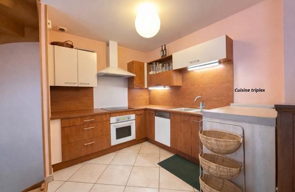 IMMEUBLE DE RAPPORT / CONLIEGE - 7 pièces - 2 logements - 196.56 m²