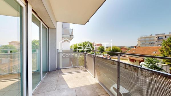 T2 lumineux avec balcon – Centre de Décines, proche Tram T3 & T7