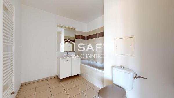 T2 lumineux avec balcon – Centre de Décines, proche Tram T3 & T7